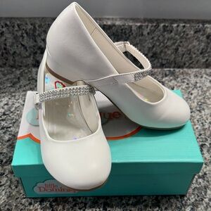 Little Dominique’s White Mary Jane Shoes with rhinestones on strap, size 3